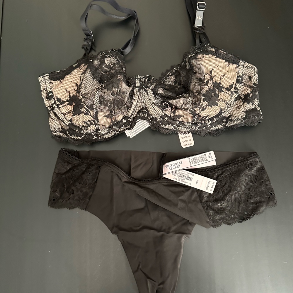 NWT Victorias Secret Bra and Panty Set 34C